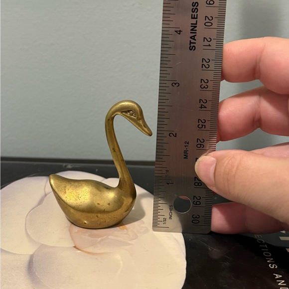 Vintage Brass Swan Figurine In Great Condition - Picture 3 of 4